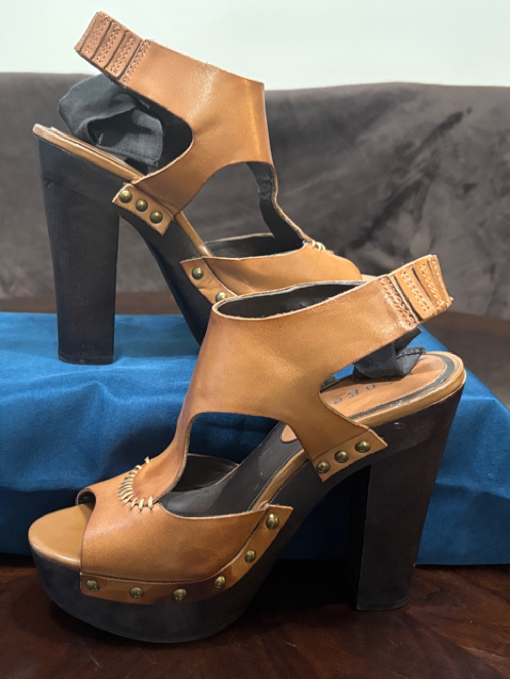 hinge Tan Leather Platform Heeled Sandals with Stud Accents